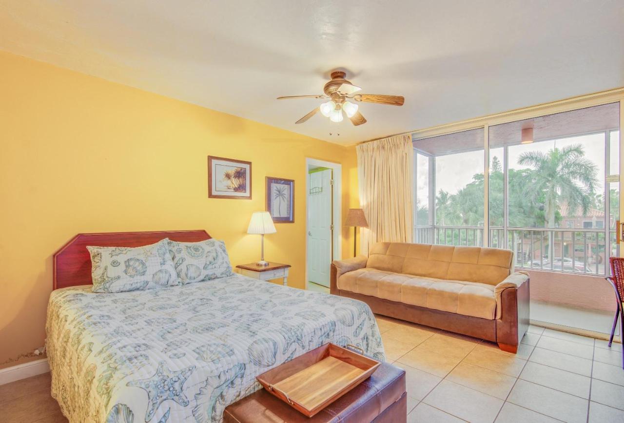 Casa Playa Condos Fort Myers Beach Exterior photo